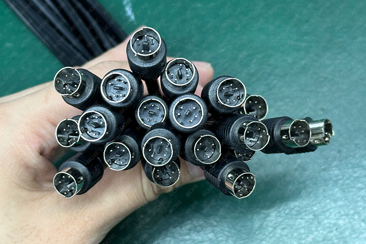 molding cable
